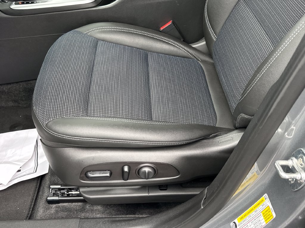 Used 2025 Buick Envista Preferred w/ Convenience I Package FWD image 11