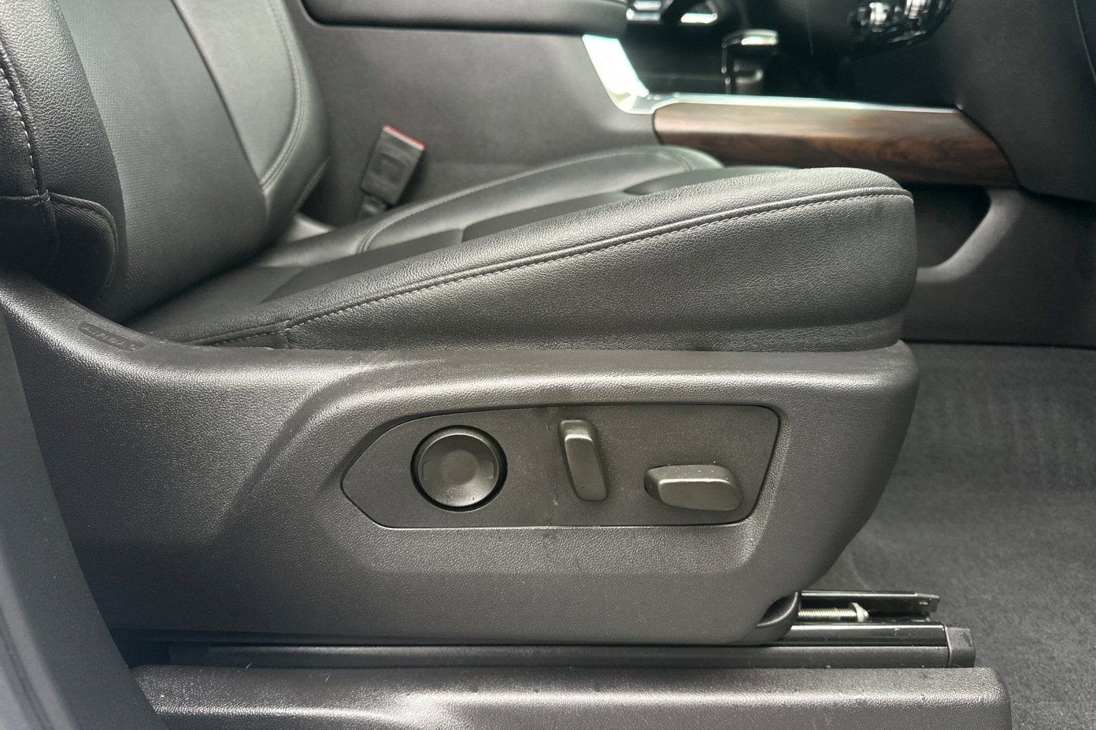 Used 2024 GMC Sierra 1500 SLT w/ SLT Premium Plus Package AWD/4WD image 18