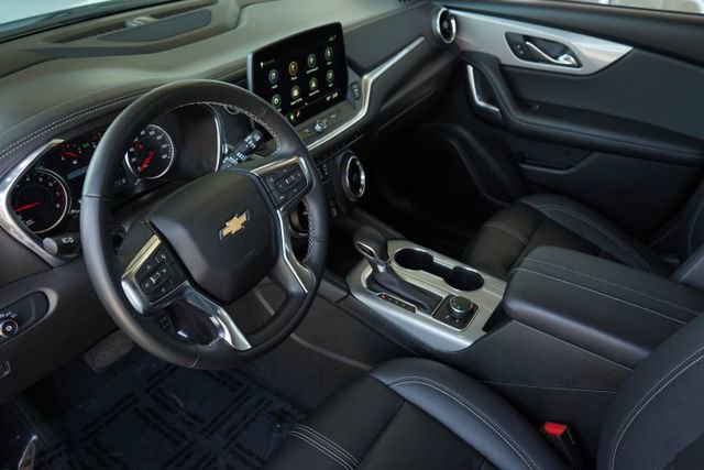 Used 2024 Chevrolet Blazer LT image 2