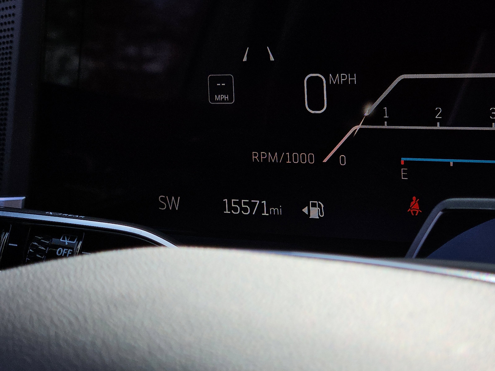 Certified 2025 Cadillac Escalade Sport w/ LPO, ONYX Package image 23