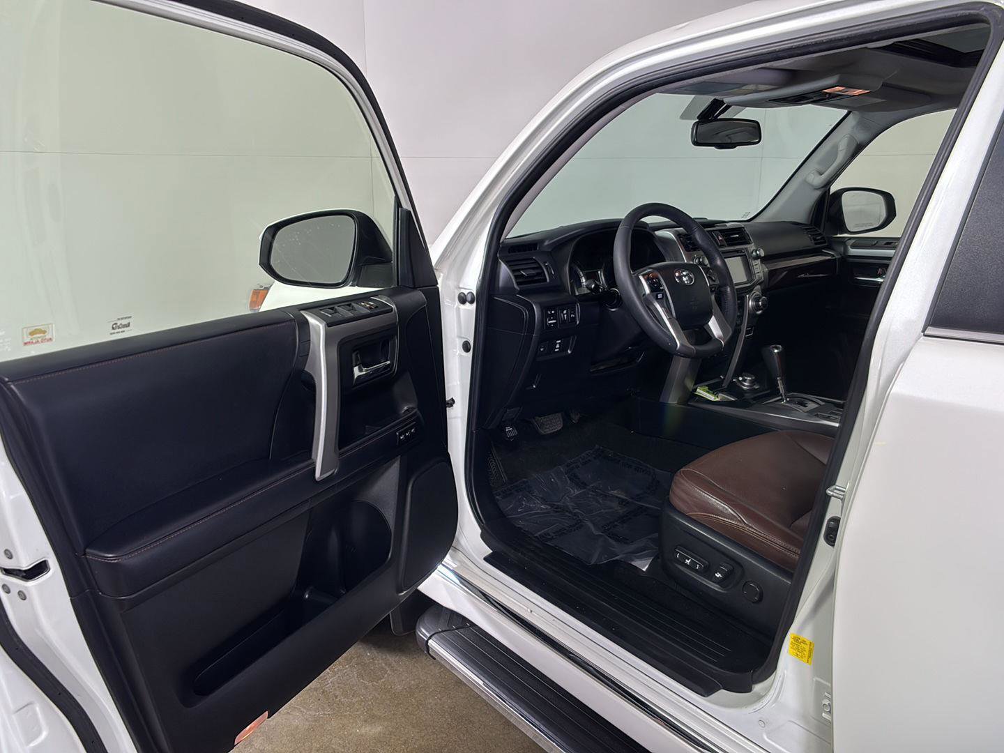 Used 2019 Toyota 4Runner Limited AWD/4WD image 2