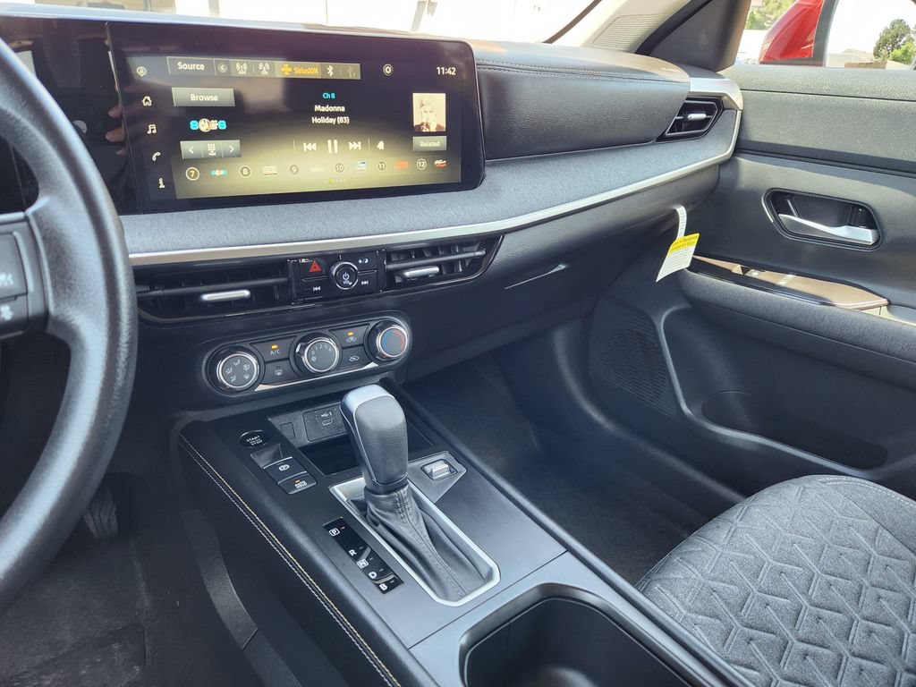 Certified 2025 Nissan Kicks SV AWD/4WD image 15