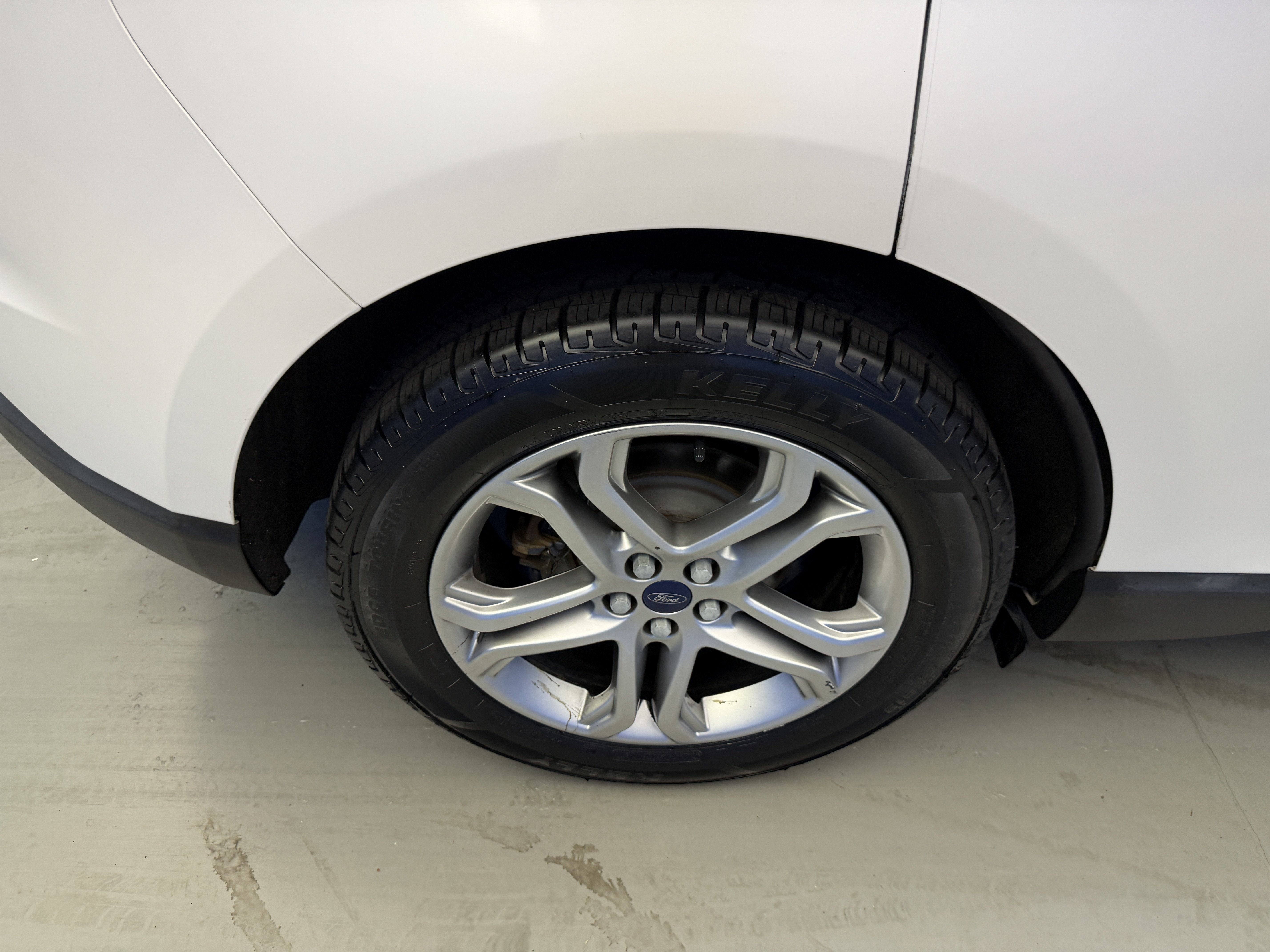 Used 2015 Ford Edge Titanium w/ Equipment Group 301A AWD/4WD image 8