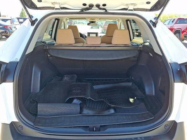 Used 2021 Toyota RAV4 LE AWD/4WD image 27