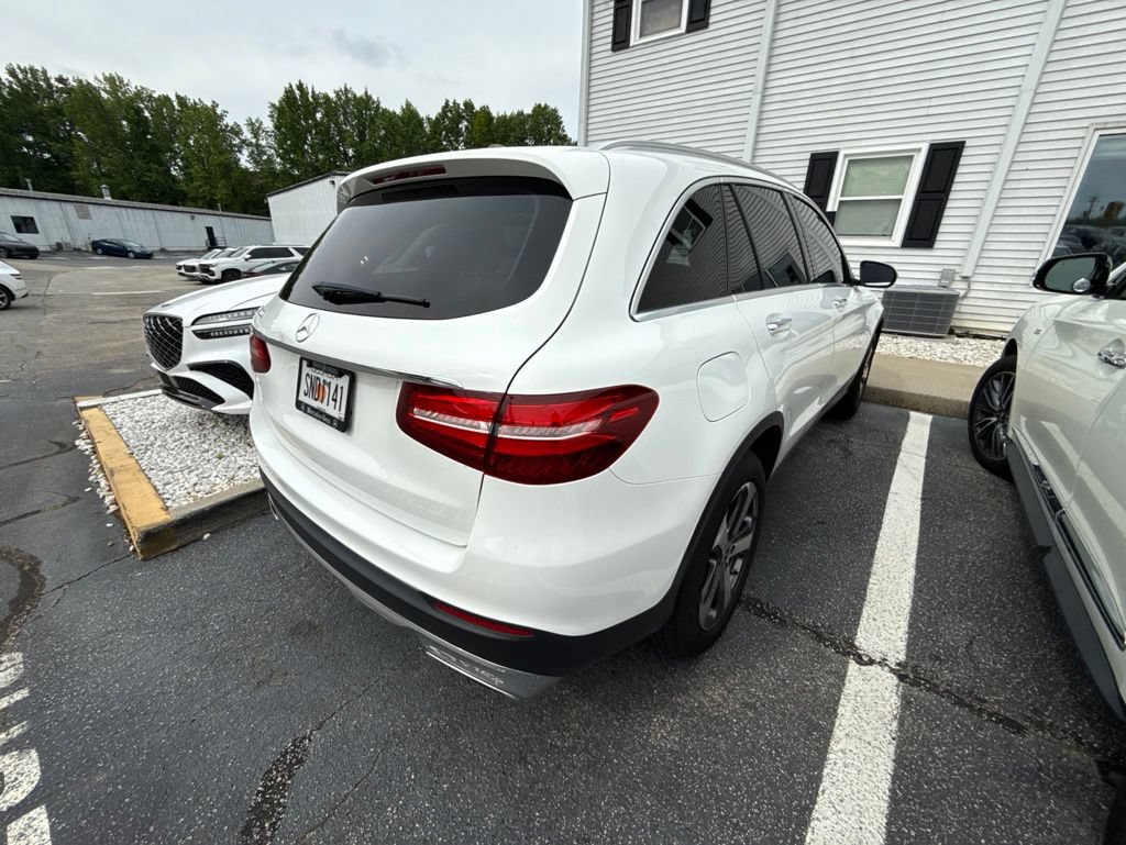 Used 2019 Mercedes-Benz GLC 300 image 4