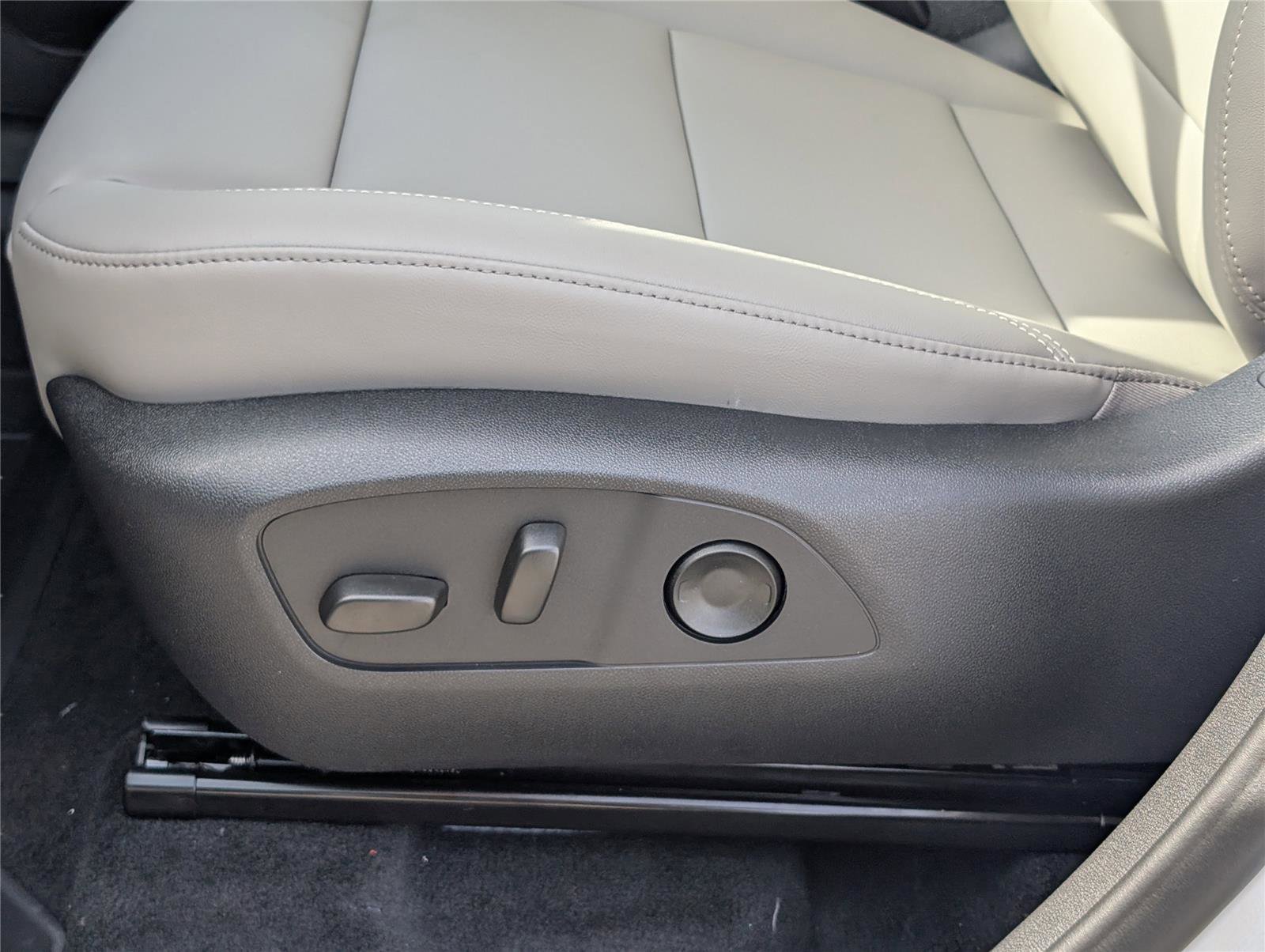 New 2026 GMC Acadia Elevation w/ Elevation Premium Package FWD image 29