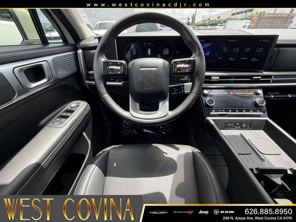 Used 2025 Hyundai Santa Fe SEL AWD/4WD image 13