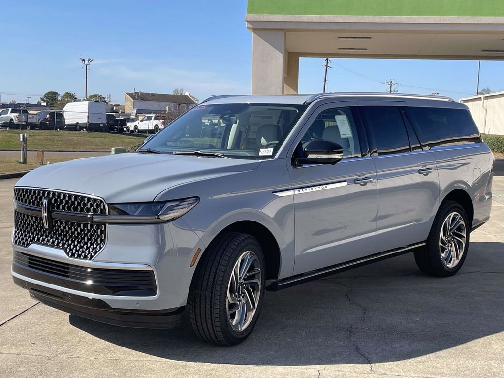 New 2025 Lincoln Navigator L Reserve image 7
