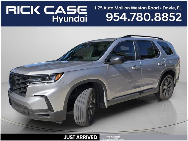 Used 2025 Honda Pilot Sport image 1