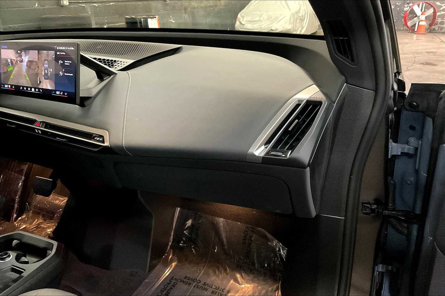 Used 2025 BMW iX M60 image 19