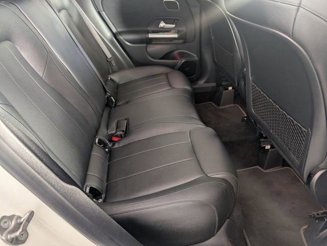 Used 2021 Mercedes-Benz GLA 250 4MATIC image 31