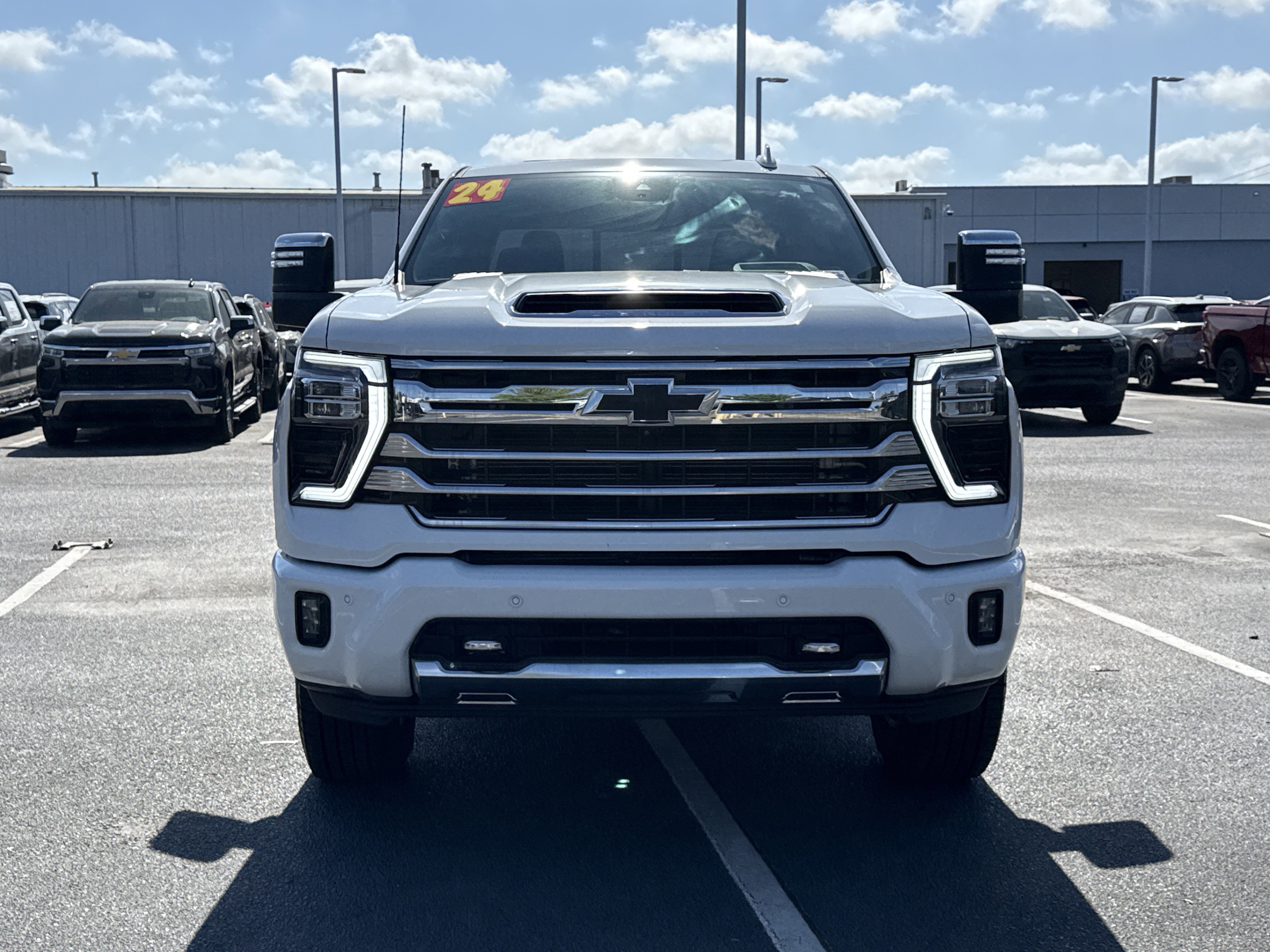 Used 2024 Chevrolet Silverado 2500 High Country w/ Technology Package AWD/4WD image 12