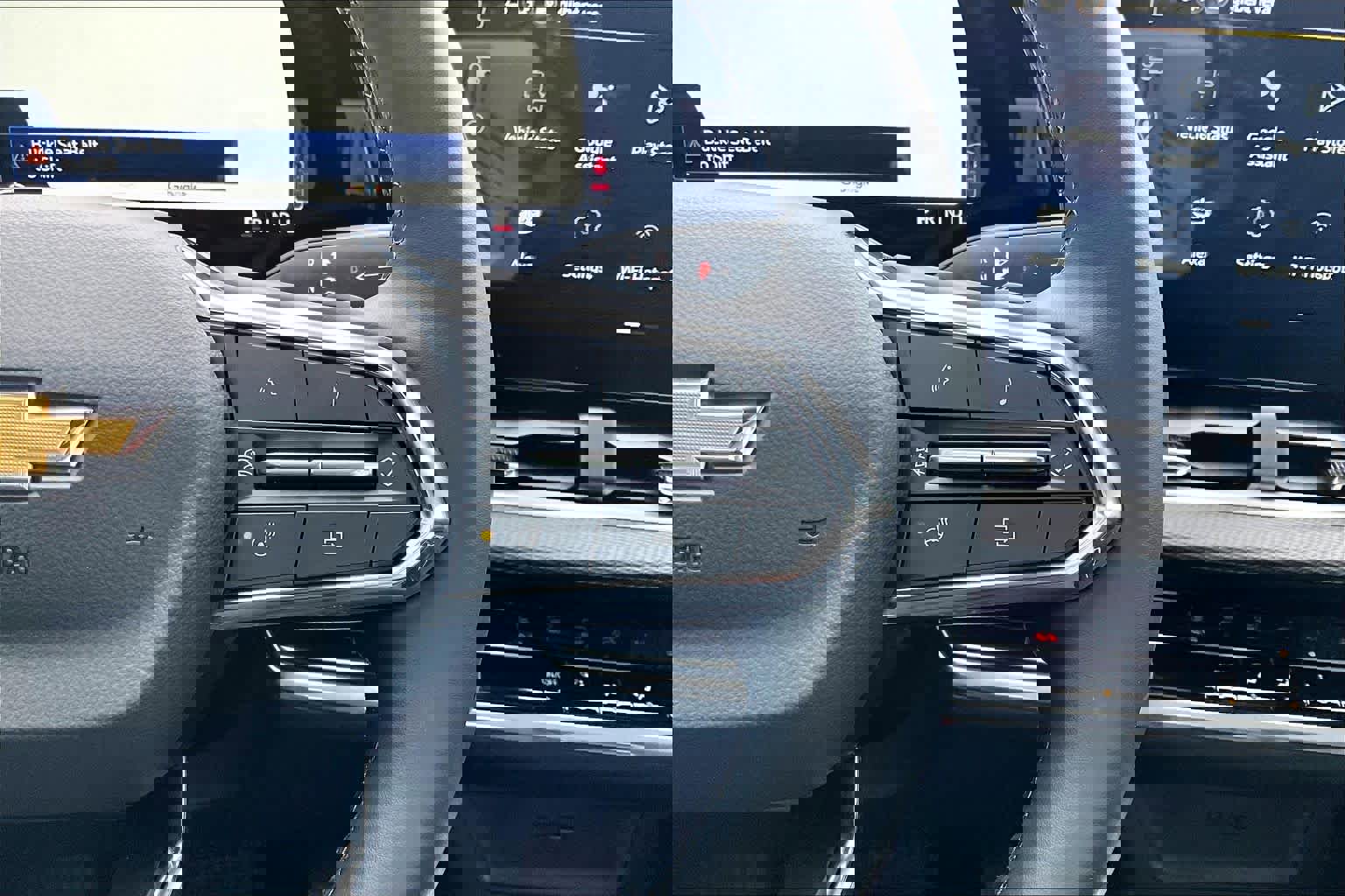 Used 2025 Chevrolet Equinox LT image 24