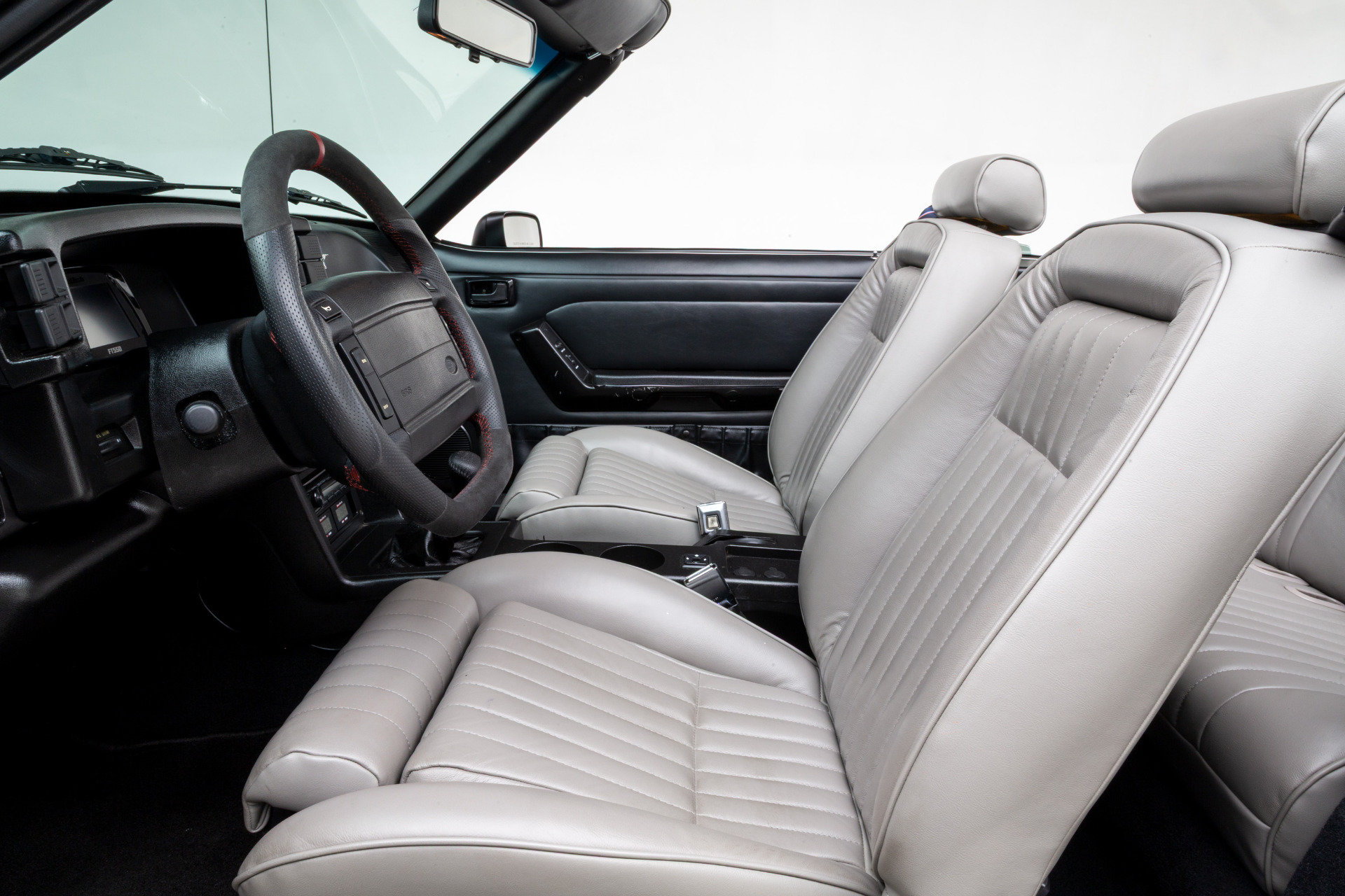 Used 1990 Ford Mustang GT RWD image 30