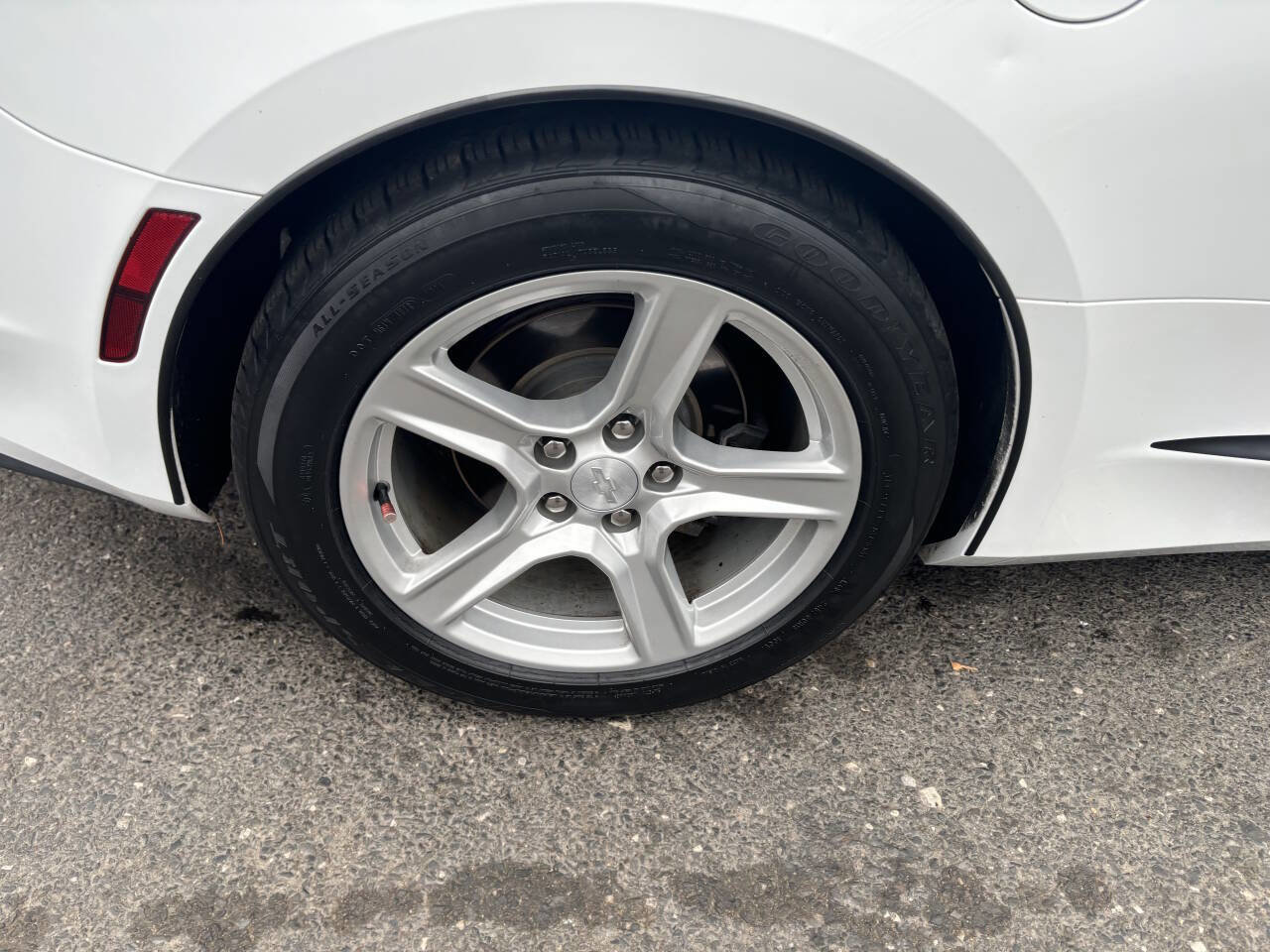 Used 2019 Chevrolet Camaro LT image 9