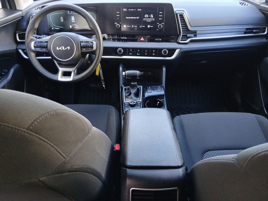 Used 2024 Kia Sportage LX image 10