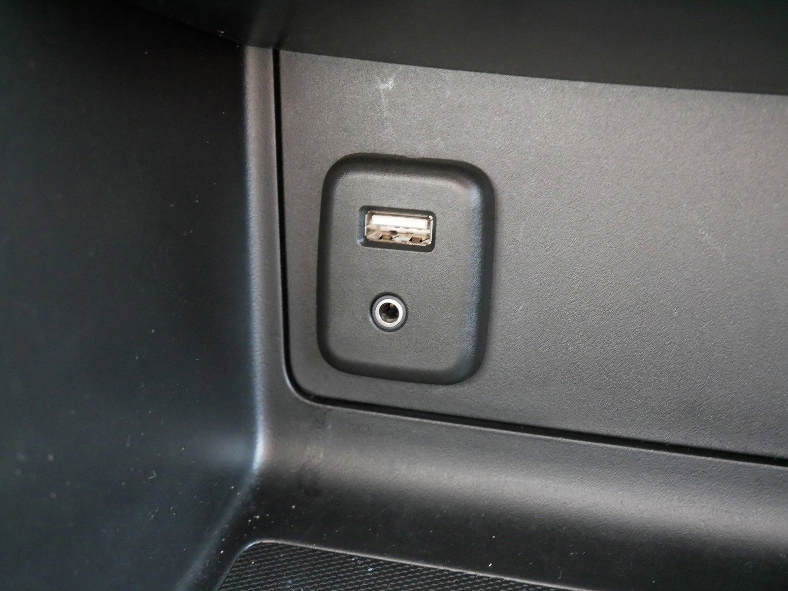 Used 2018 GMC Canyon SLT w/ Driver Alert Package image 31