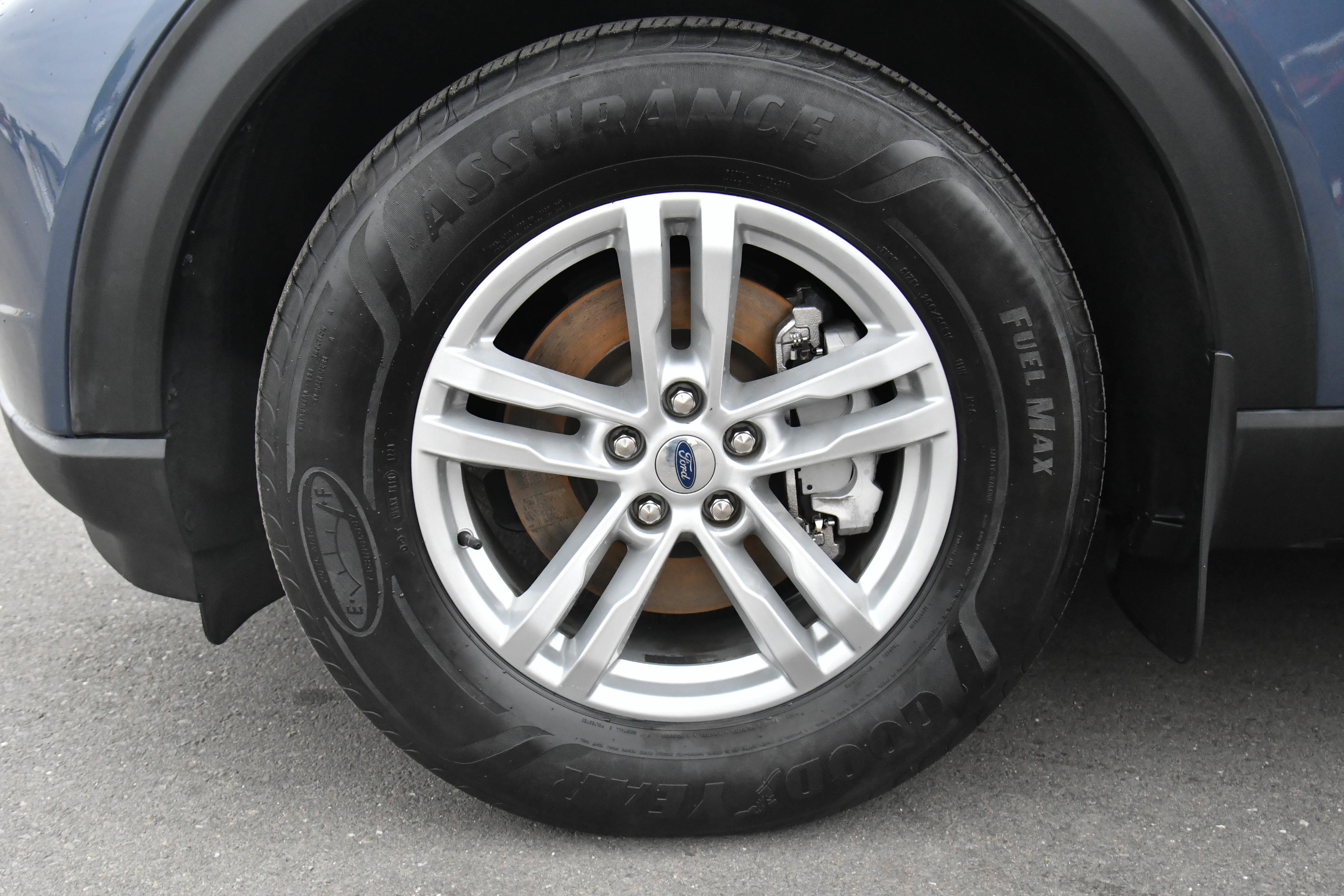 Used 2021 Ford Explorer XLT w/ Equipment Group 202A RWD image 12