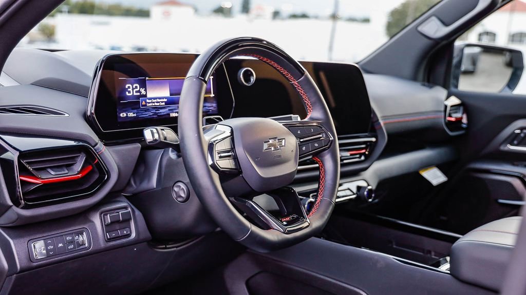 Used 2025 Chevrolet Silverado EV RST AWD/4WD image 24