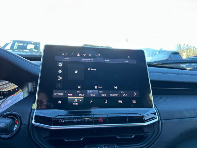 New 2026 Jeep Compass Latitude image 12