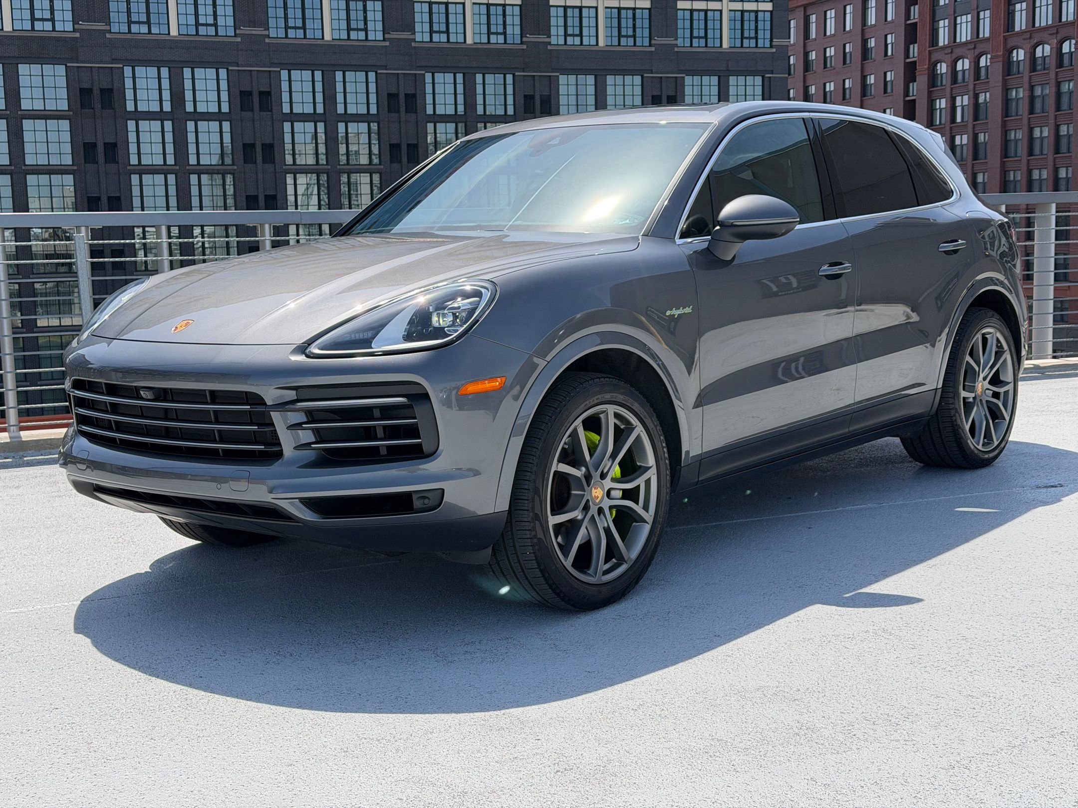Used 2023 Porsche Cayenne E-Hybrid image 1