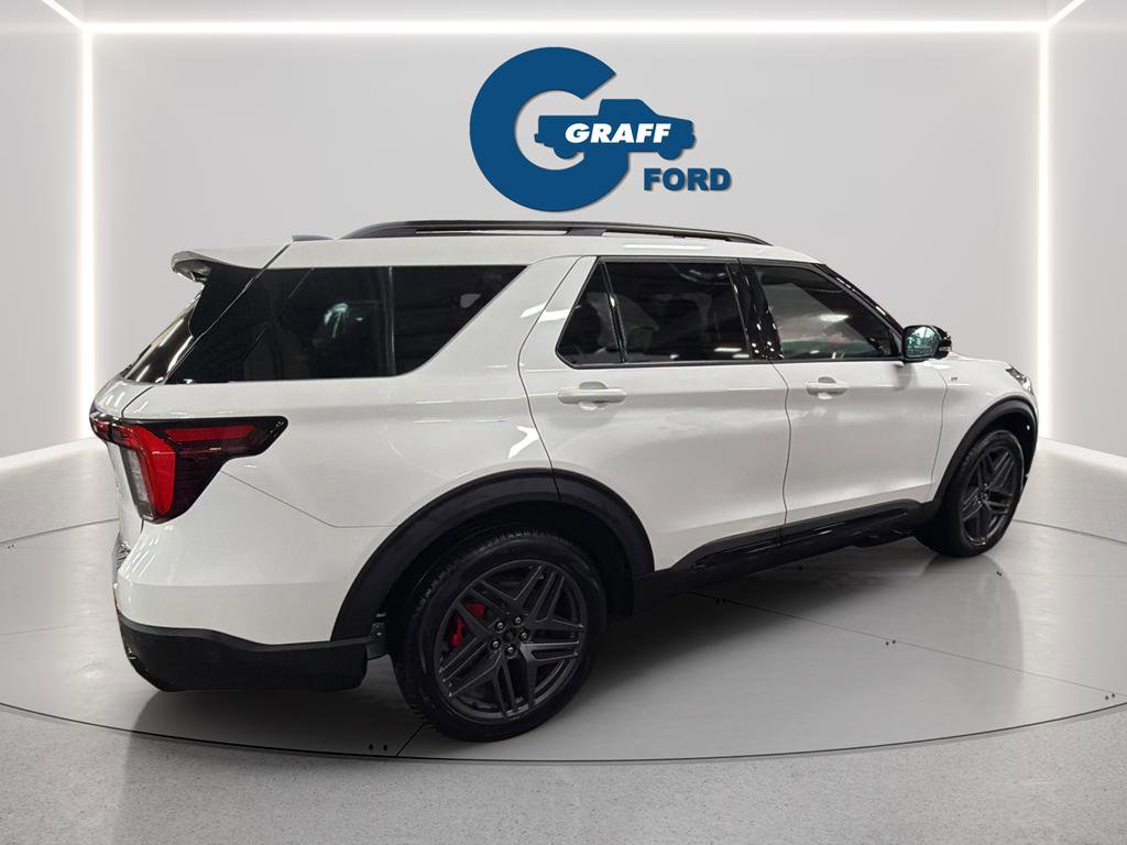 Used 2025 Ford Explorer ST-Line w/ ST-Line Street Pack image 8