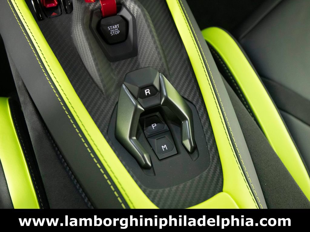 Used 2025 Lamborghini Revuelto image 29