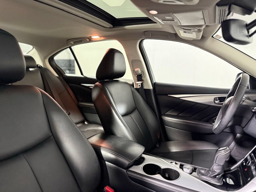 Used 2019 INFINITI Q50 Luxe w/ Essential Package (3.0T Luxe) AWD/4WD image 26