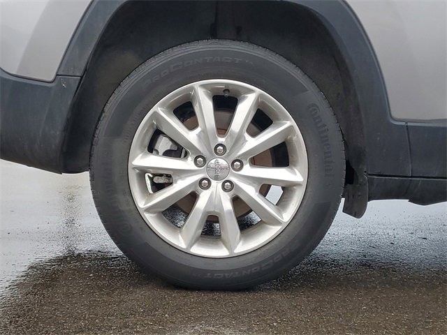 Used 2016 Jeep Cherokee Limited image 5