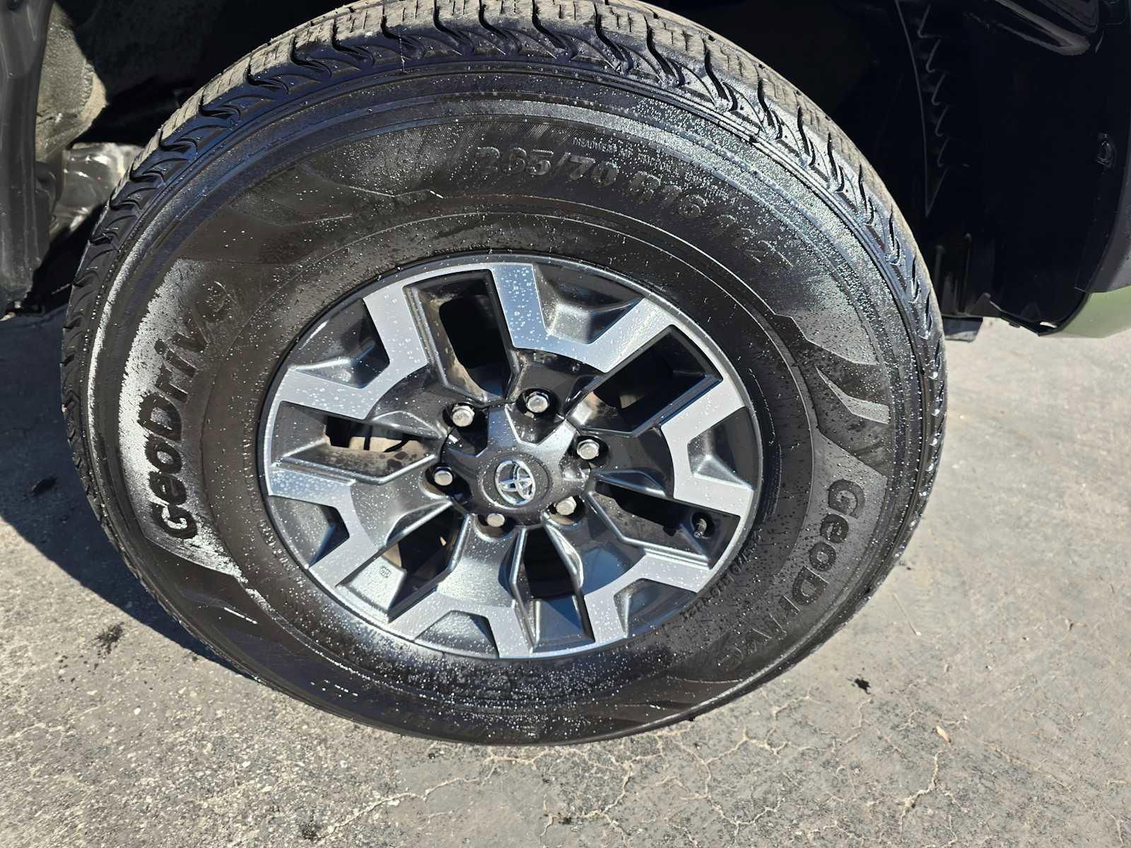 Used 2021 Toyota Tacoma TRD Off-Road image 9