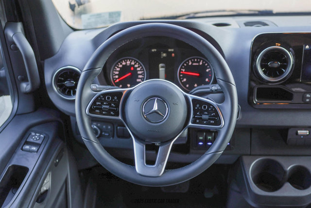 Used 2024 Mercedes-Benz Sprinter 2500 image 28