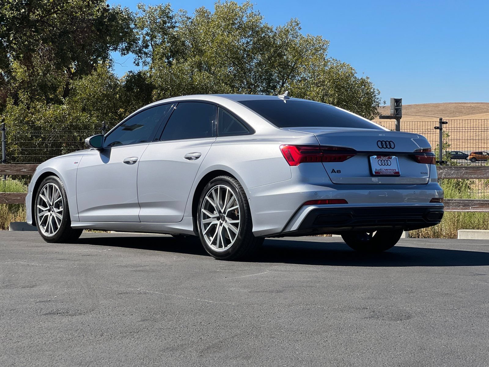 Used 2023 Audi A6 Premium Plus w/ Premium Plus Package AWD/4WD image 4