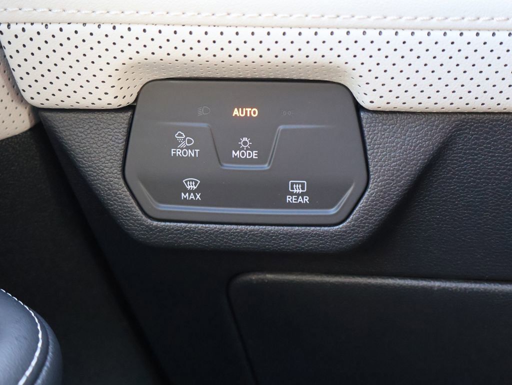 New 2026 Volkswagen Atlas Cross Sport SEL Premium R-Line image 41