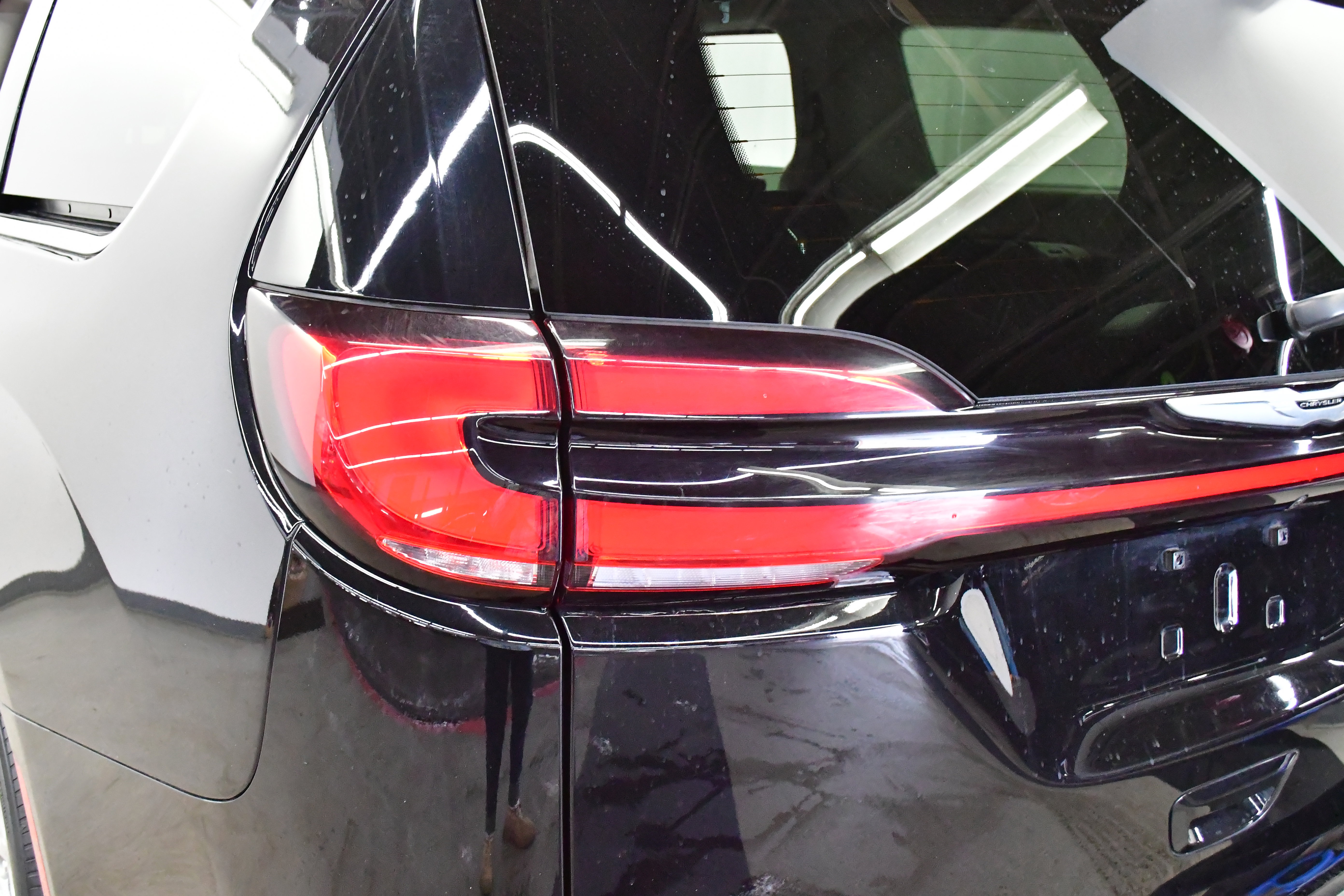 Used 2024 Chrysler Pacifica Touring-L image 64