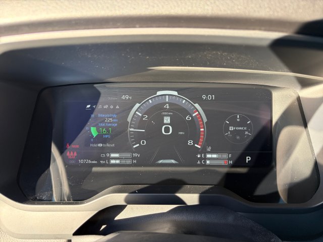 Used 2025 Toyota Tundra Limited AWD/4WD image 34