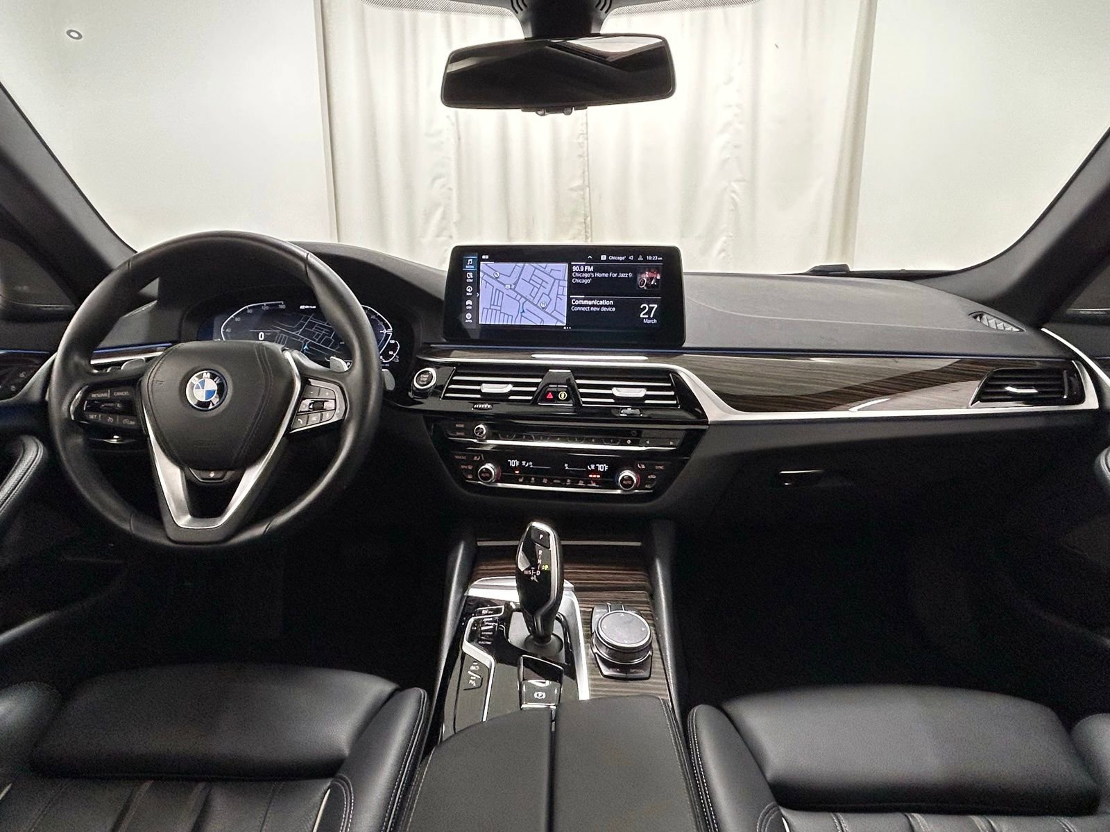 Used 2023 BMW 530e xDrive w/ Executive Package image 9