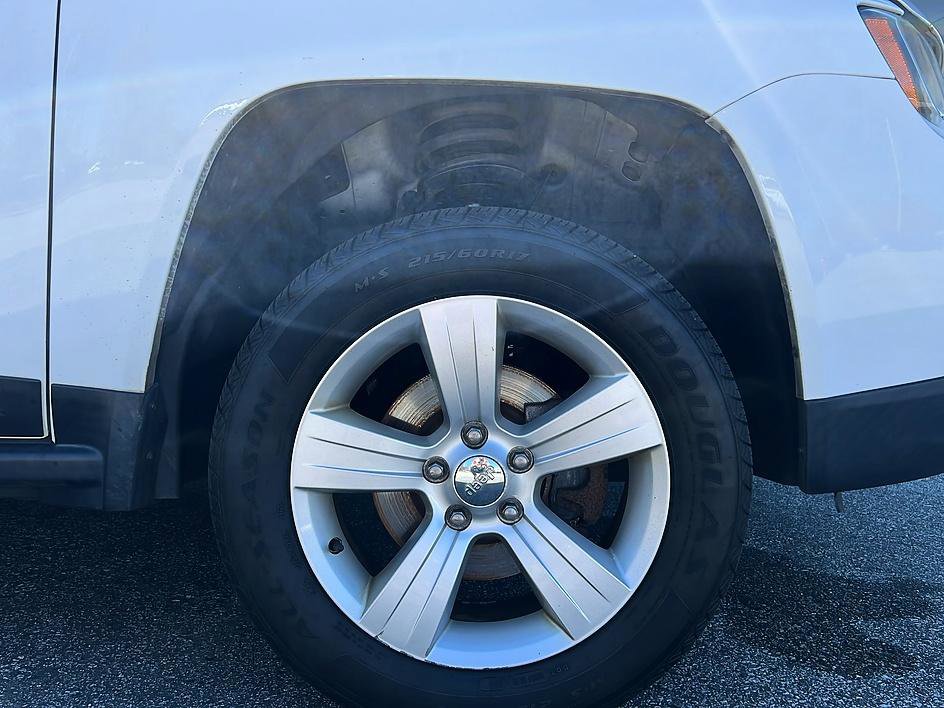 Used 2016 Jeep Compass Latitude image 14