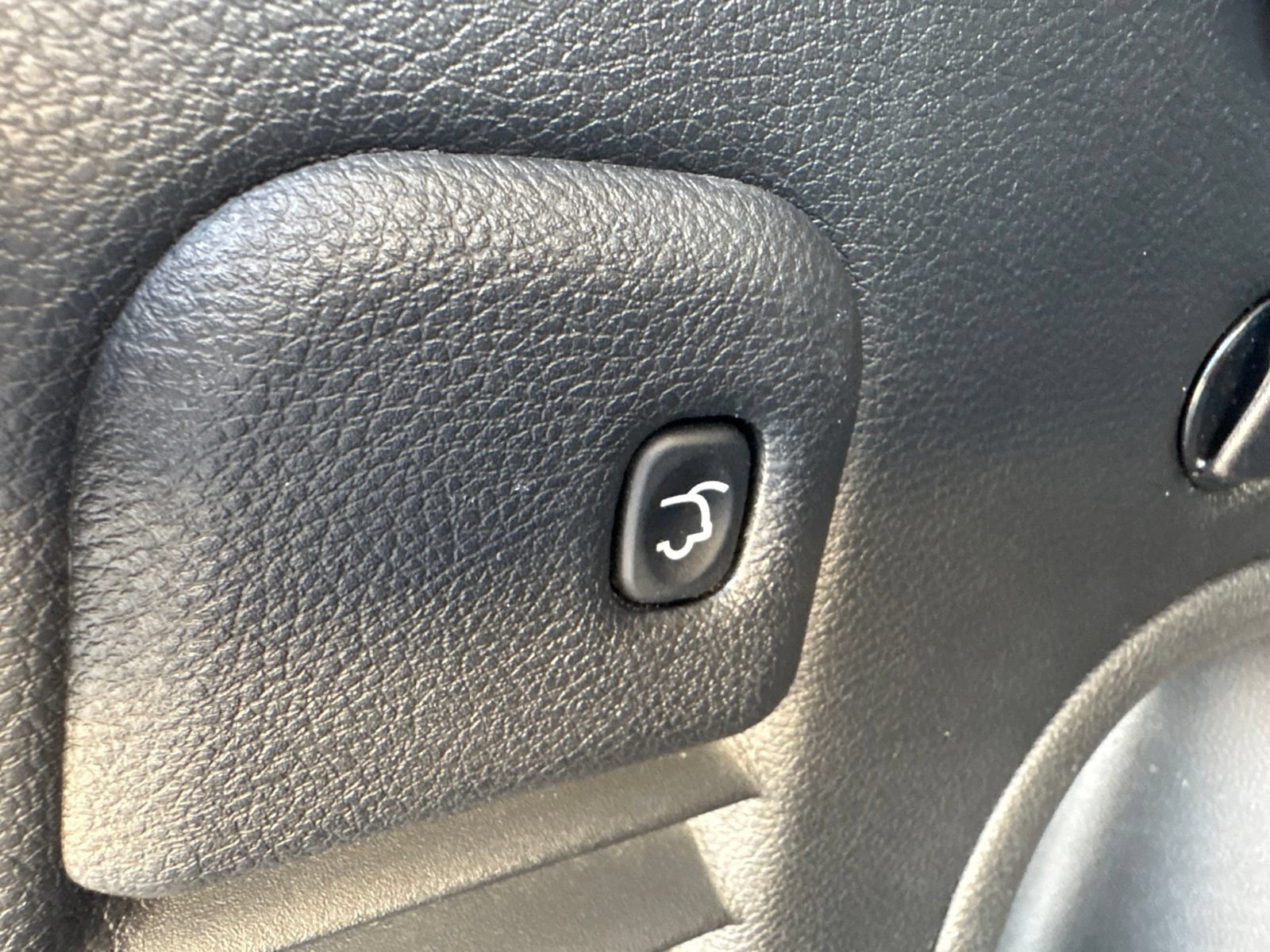 Used 2021 Jeep Grand Cherokee Laredo X RWD image 16