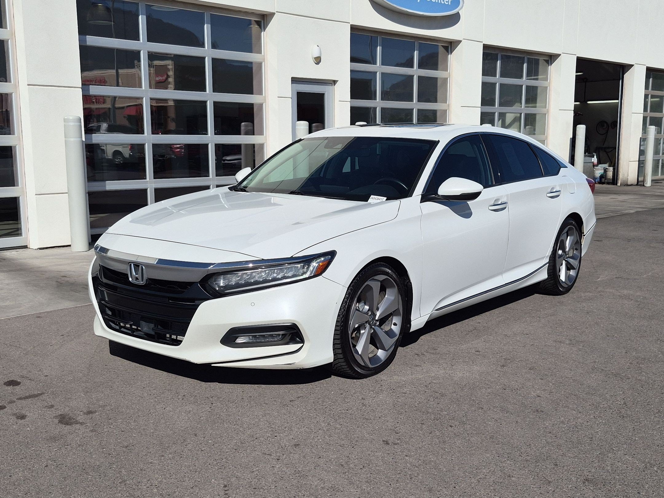 Used 2018 Honda Accord Touring image 10