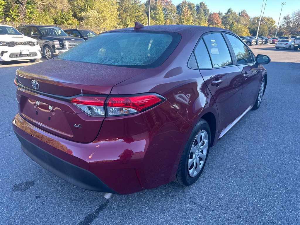 Used 2025 Toyota Corolla LE FWD image 5