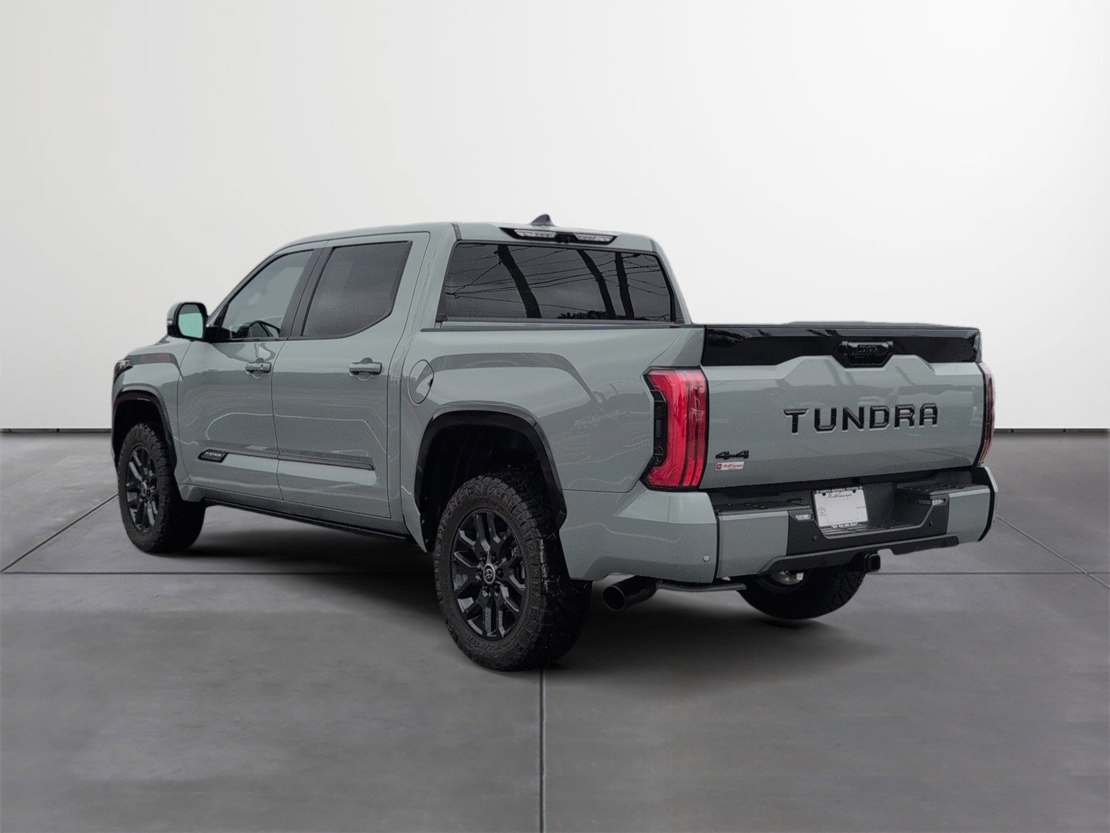 Used 2024 Toyota Tundra Platinum AWD/4WD image 4