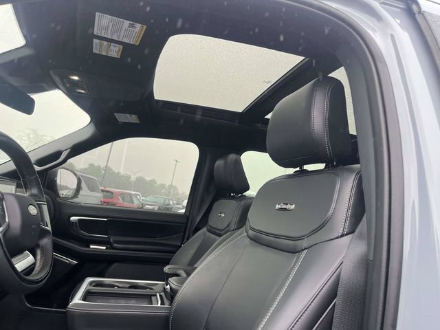Used 2025 Ford Expedition Platinum w/ Stealth Performance Package AWD/4WD image 18