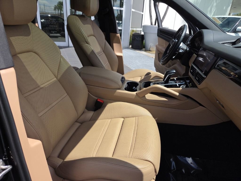 Used 2021 Porsche Cayenne Coupe image 23