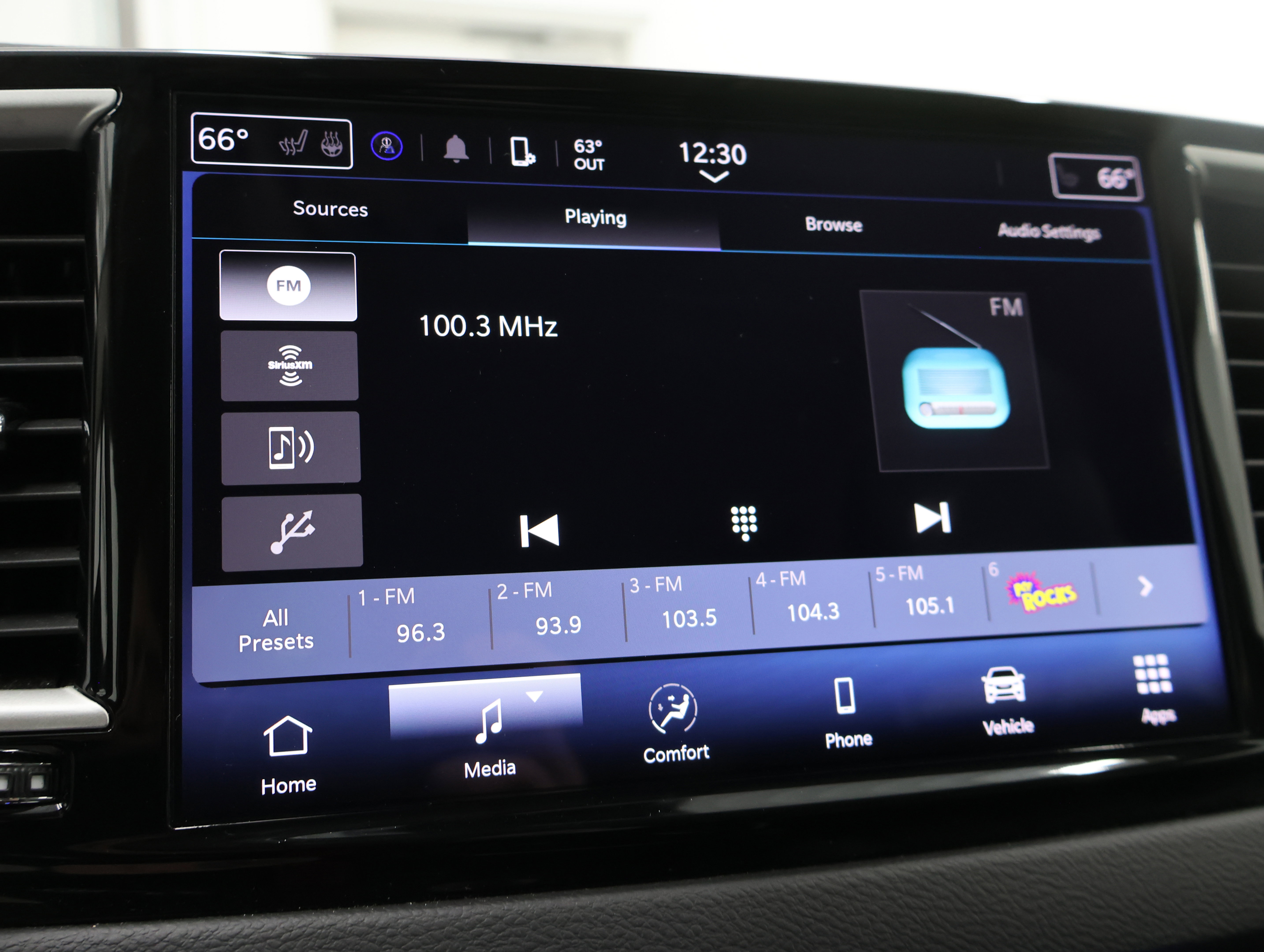 Used 2024 Chrysler Pacifica Touring-L image 50