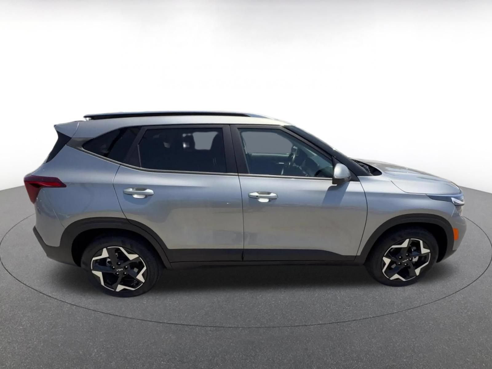 Used 2025 Kia Seltos S FWD image 16