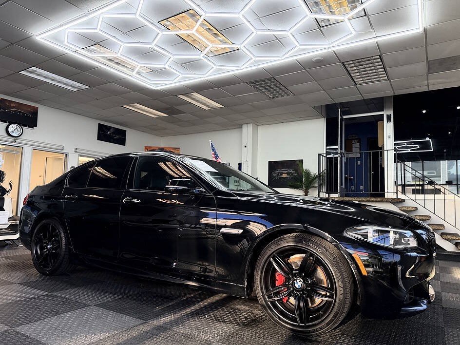 Used 2015 BMW 550i Sedan RWD image 2