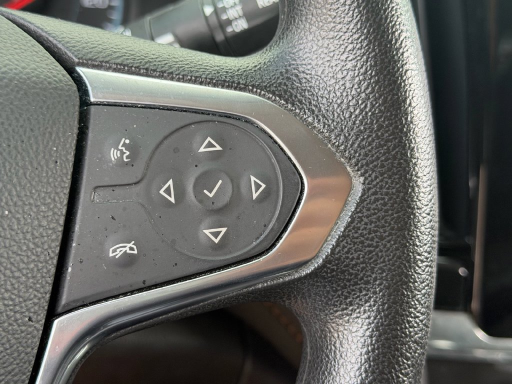 Used 2020 Chevrolet Traverse LS FWD image 21