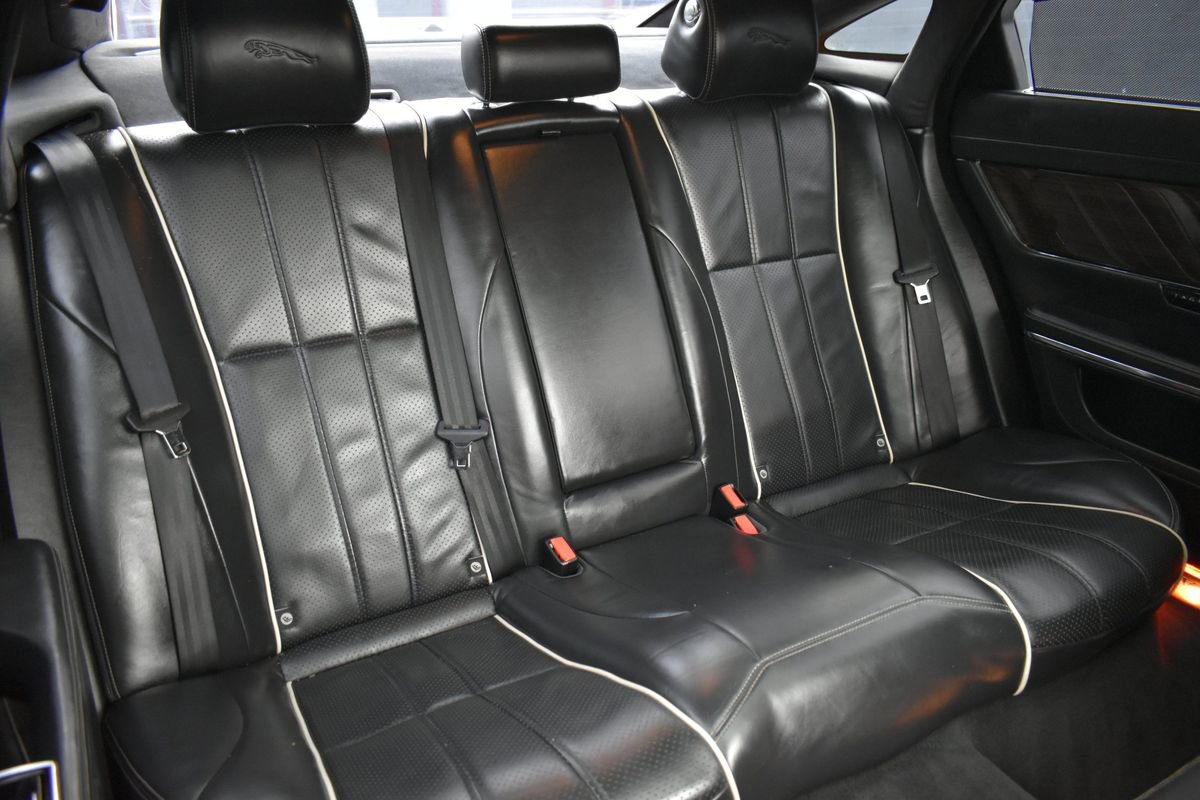 Used 2013 Jaguar XJ L Supercharged image 40