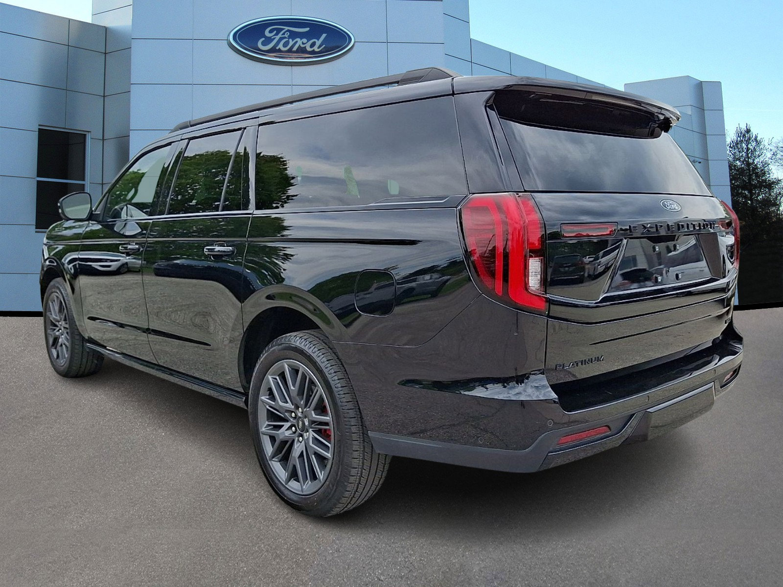 Certified 2025 Ford Expedition Max Platinum w/ Stealth Performance Package AWD/4WD image 5