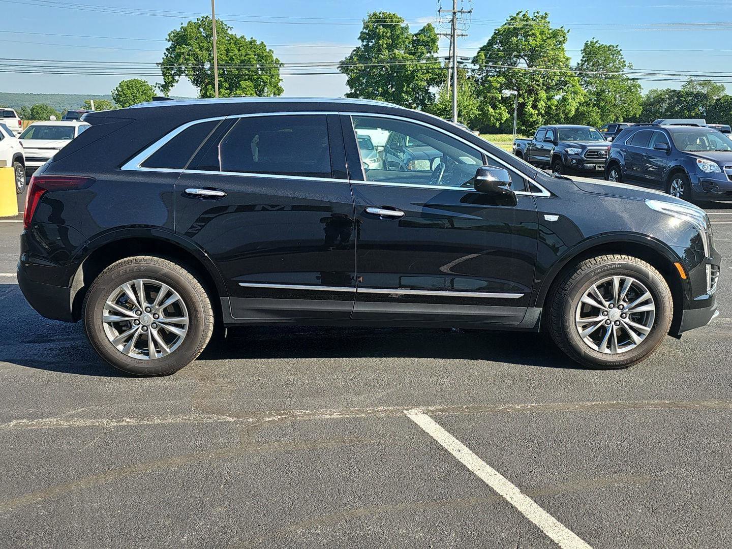 Certified 2023 Cadillac XT5 Premium Luxury AWD/4WD image 4